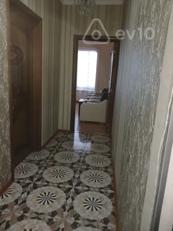 Kirayə verilir 2 otaqlı köhnə tikili 60 m²