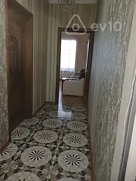 Kirayə verilir 2 otaqlı köhnə tikili 60 m²
