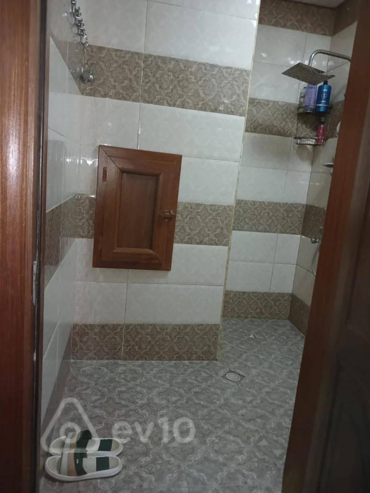 Kirayə verilir 2 otaqlı köhnə tikili 60 m²
