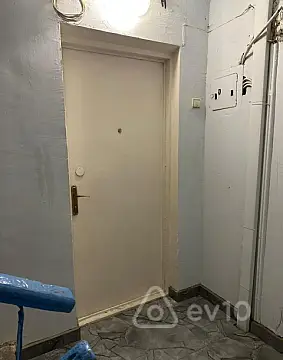 Satılır 2 otaqlı köhnə tikili 50 m²