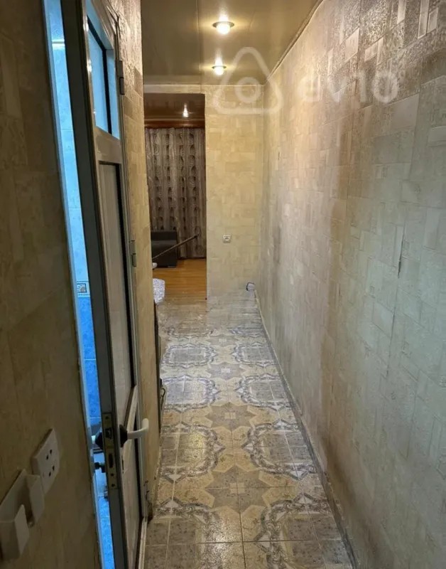 Satılır 2 otaqlı köhnə tikili 50 m²
