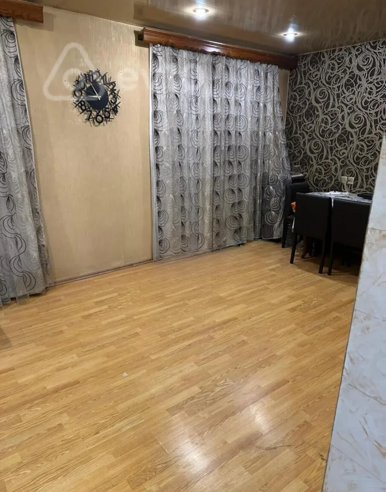 Satılır 2 otaqlı köhnə tikili 50 m²