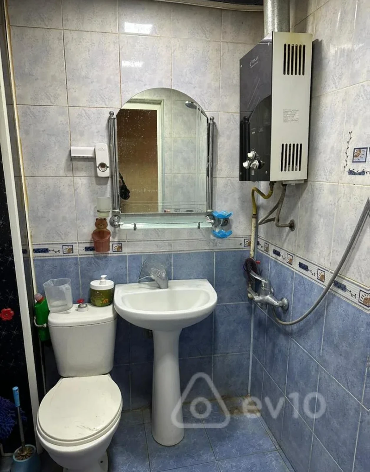 Satılır 2 otaqlı köhnə tikili 50 m²