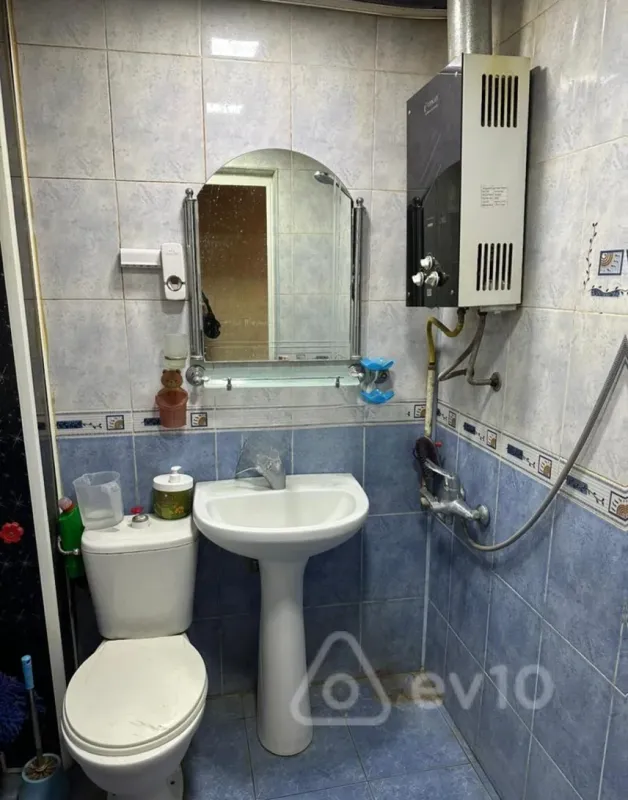 Satılır 2 otaqlı köhnə tikili 50 m²