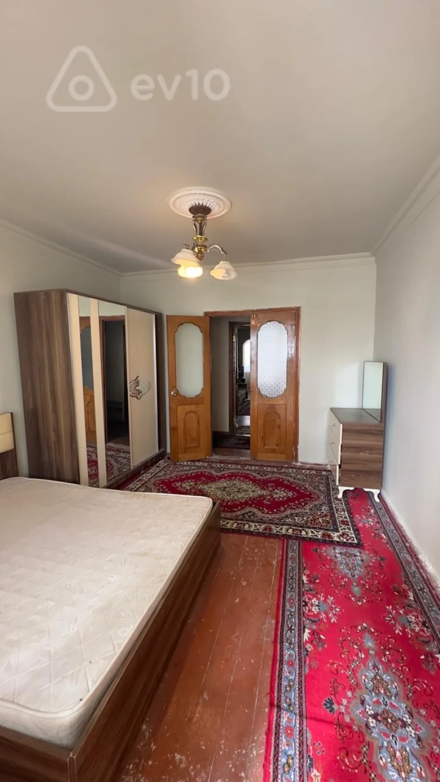 Kirayə verilir 3 otaqlı köhnə tikili 75 m²