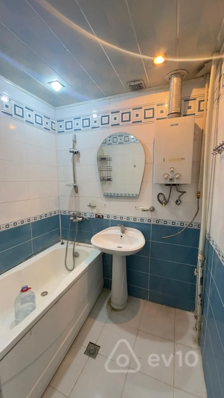 Kirayə verilir 3 otaqlı köhnə tikili 75 m²