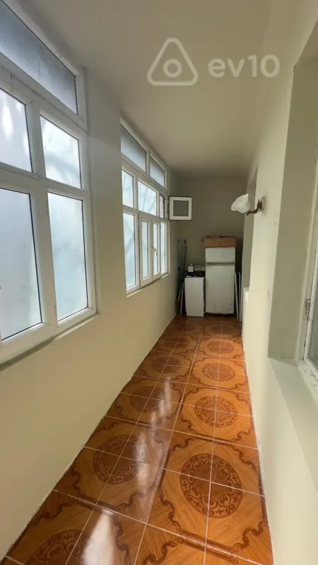 Kirayə verilir 3 otaqlı köhnə tikili 75 m²