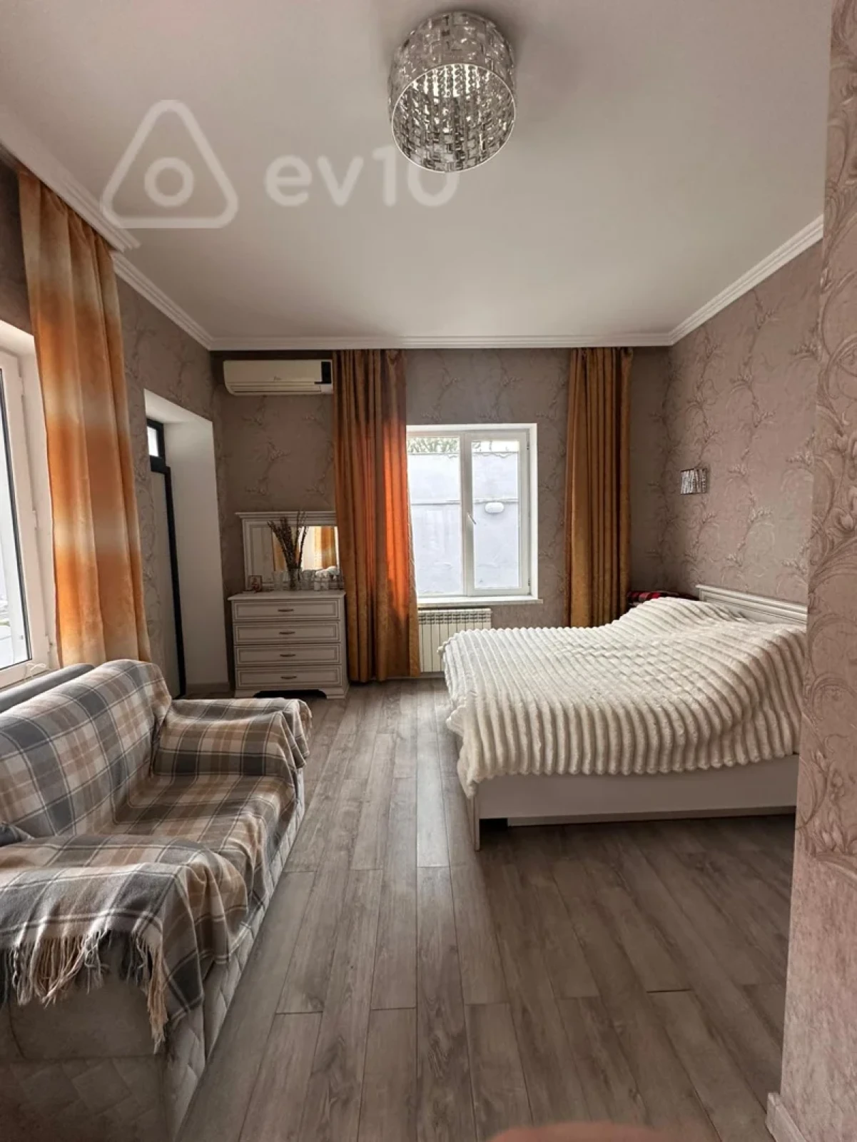 Kirayə verilir 5 otaqlı həyət evi 300 m²