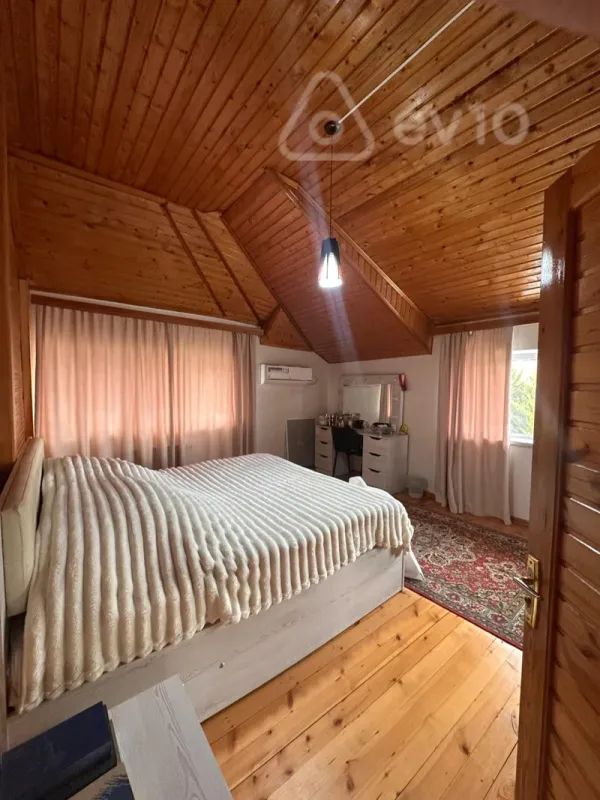 Kirayə verilir 5 otaqlı həyət evi 300 m²
