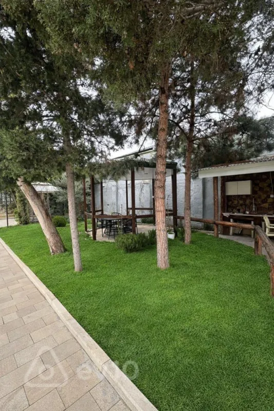 Kirayə verilir 5 otaqlı həyət evi 300 m²