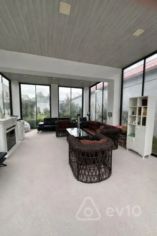 Kirayə verilir 5 otaqlı həyət evi 300 m²