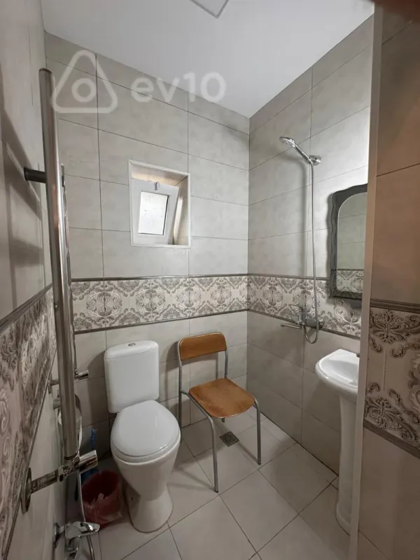 Kirayə verilir 5 otaqlı həyət evi 300 m²