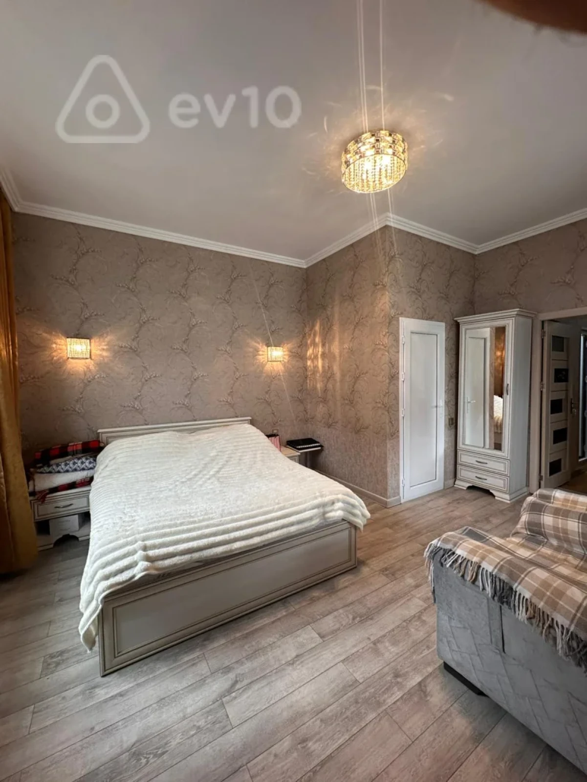 Kirayə verilir 5 otaqlı həyət evi 300 m²