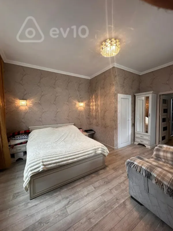 Kirayə verilir 5 otaqlı həyət evi 300 m²