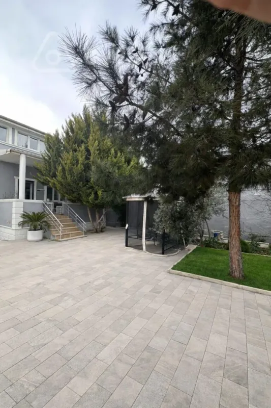 Kirayə verilir 5 otaqlı həyət evi 300 m²