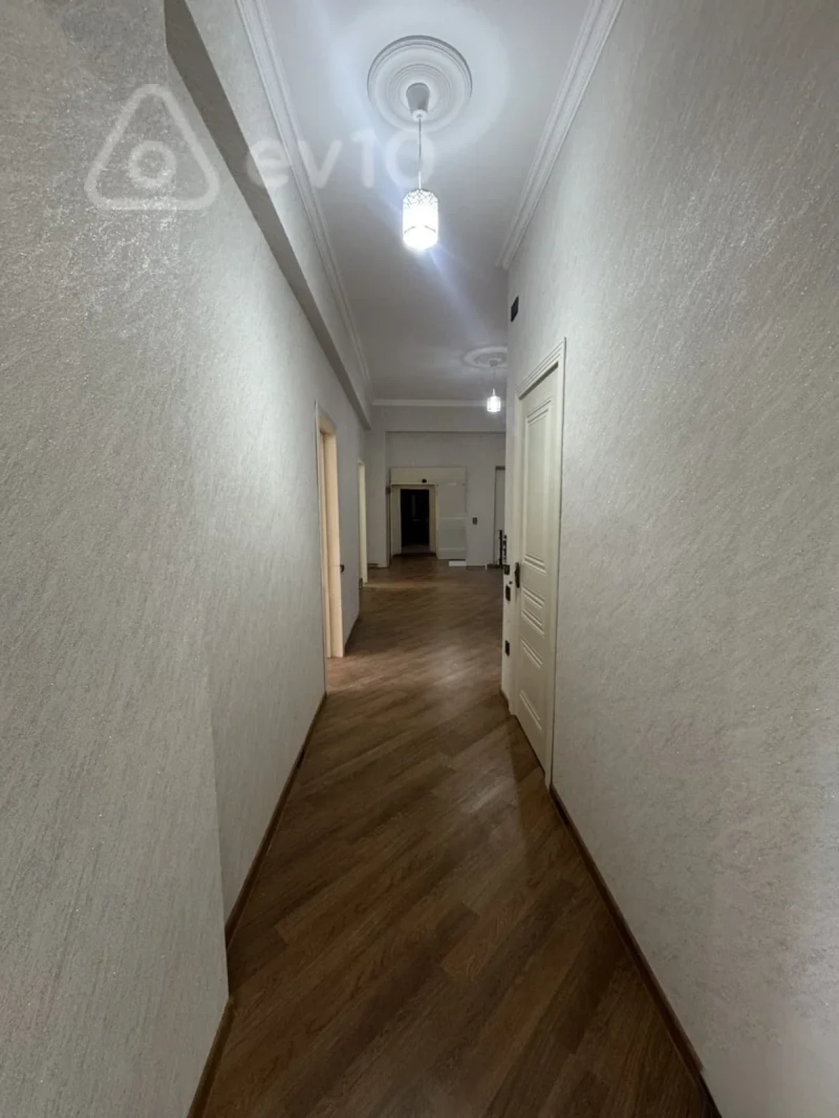 Kirayə verilir 3 otaqlı yeni tikili 125 m²
