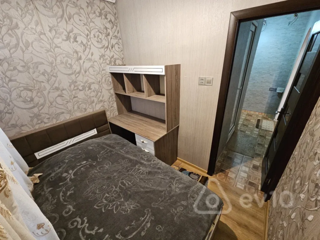 Kirayə verilir 2 otaqlı köhnə tikili 60 m²