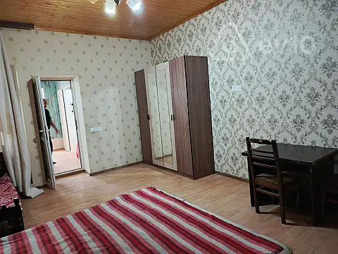 Kirayə verilir 3 otaqlı həyət evi 5 m²