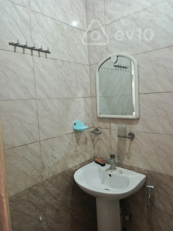 Kirayə verilir 3 otaqlı həyət evi 5 m²