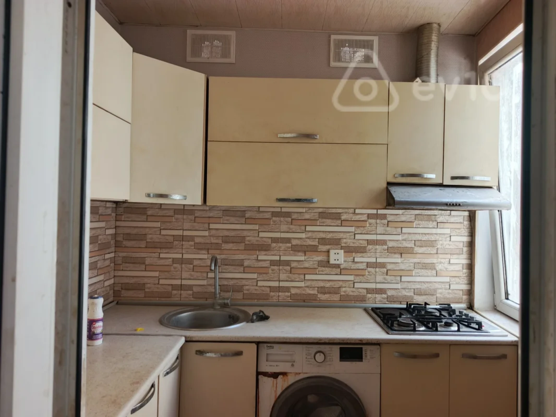 Kirayə verilir 3 otaqlı həyət evi 5 m²