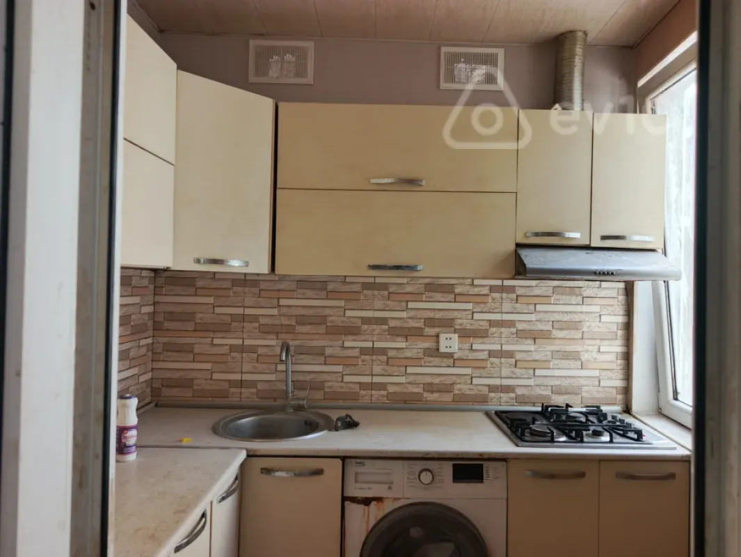 Kirayə verilir 3 otaqlı həyət evi 5 m²