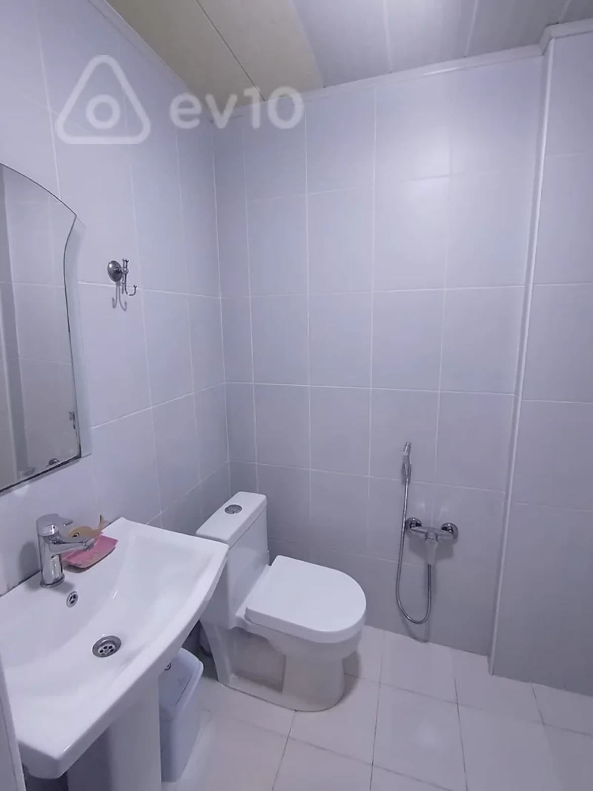 Kirayə verilir 2 otaqlı yeni tikili 70 m²