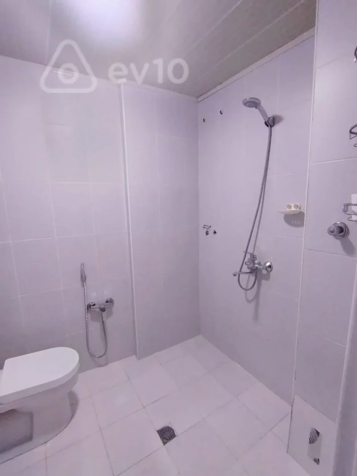 Kirayə verilir 2 otaqlı yeni tikili 70 m²
