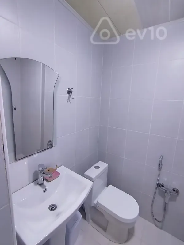 Kirayə verilir 2 otaqlı yeni tikili 70 m²