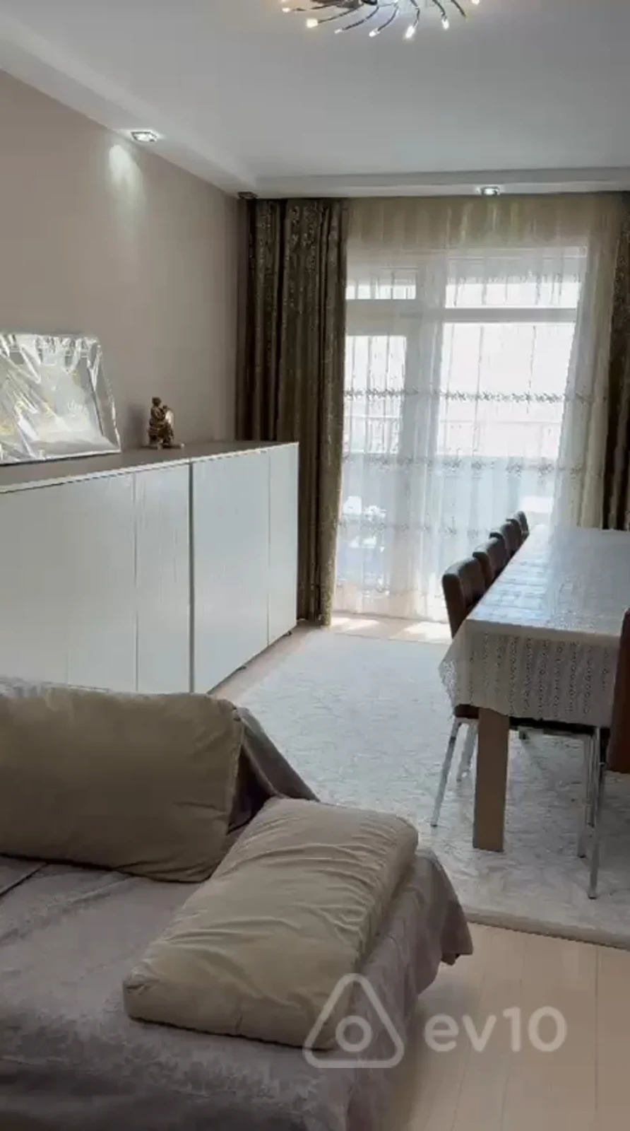 Kirayə verilir 3 otaqlı yeni tikili 105 m²