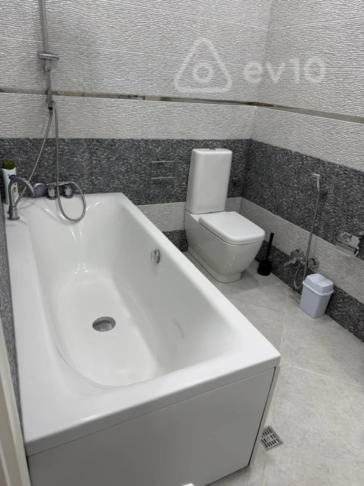 Kirayə verilir 2 otaqlı yeni tikili 100 m²