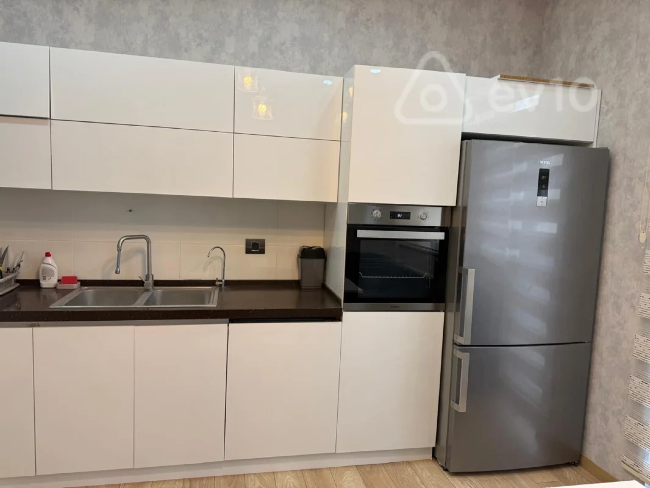 Kirayə verilir 2 otaqlı yeni tikili 100 m²