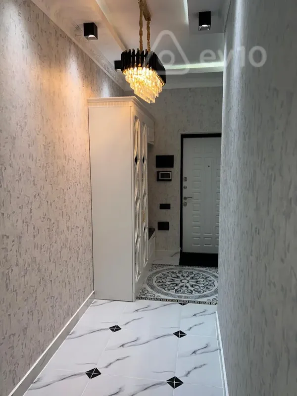 Kirayə verilir 3 otaqlı yeni tikili 120 m²