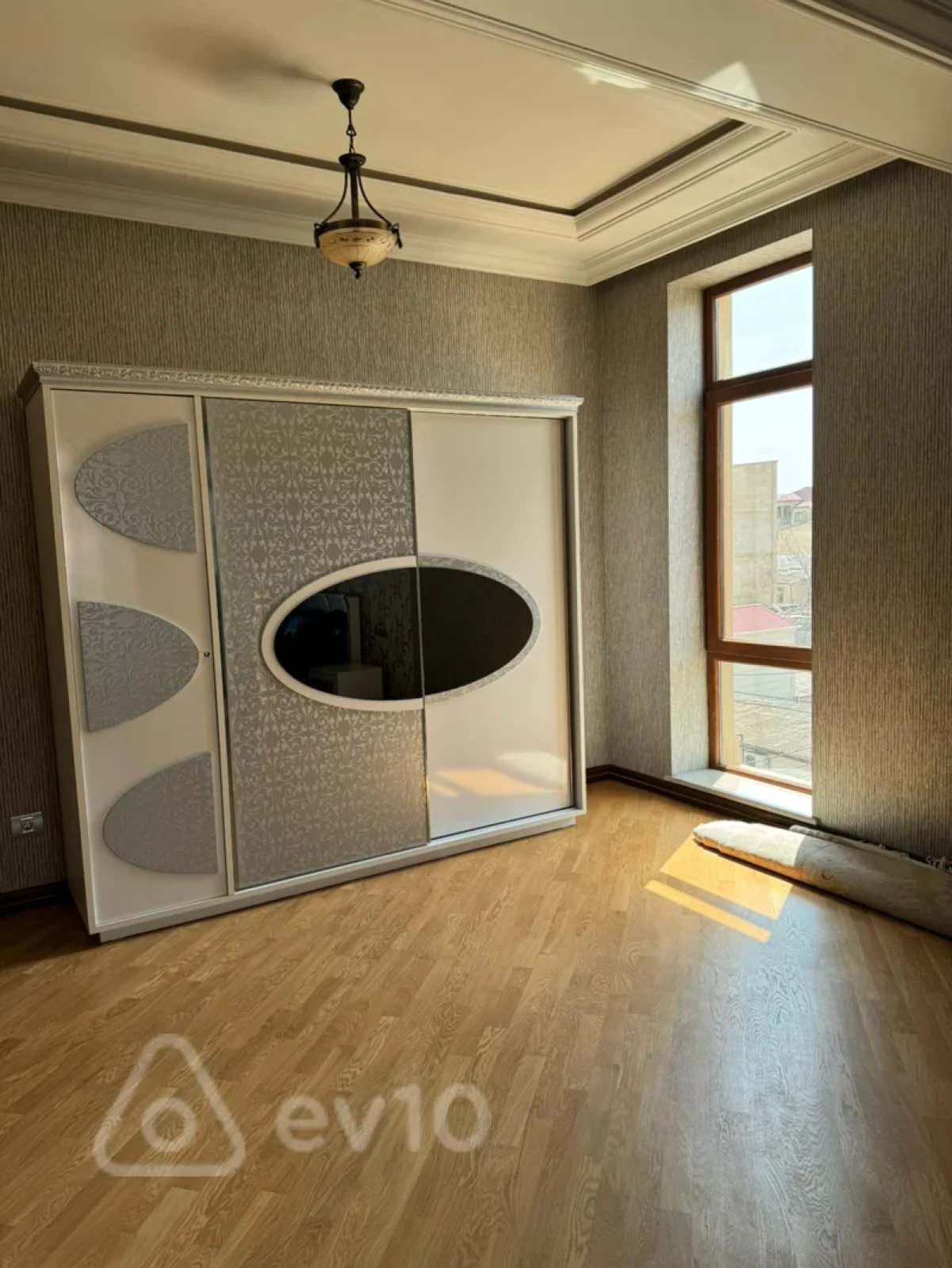 Kirayə verilir 6 otaqlı həyət evi 450 m²