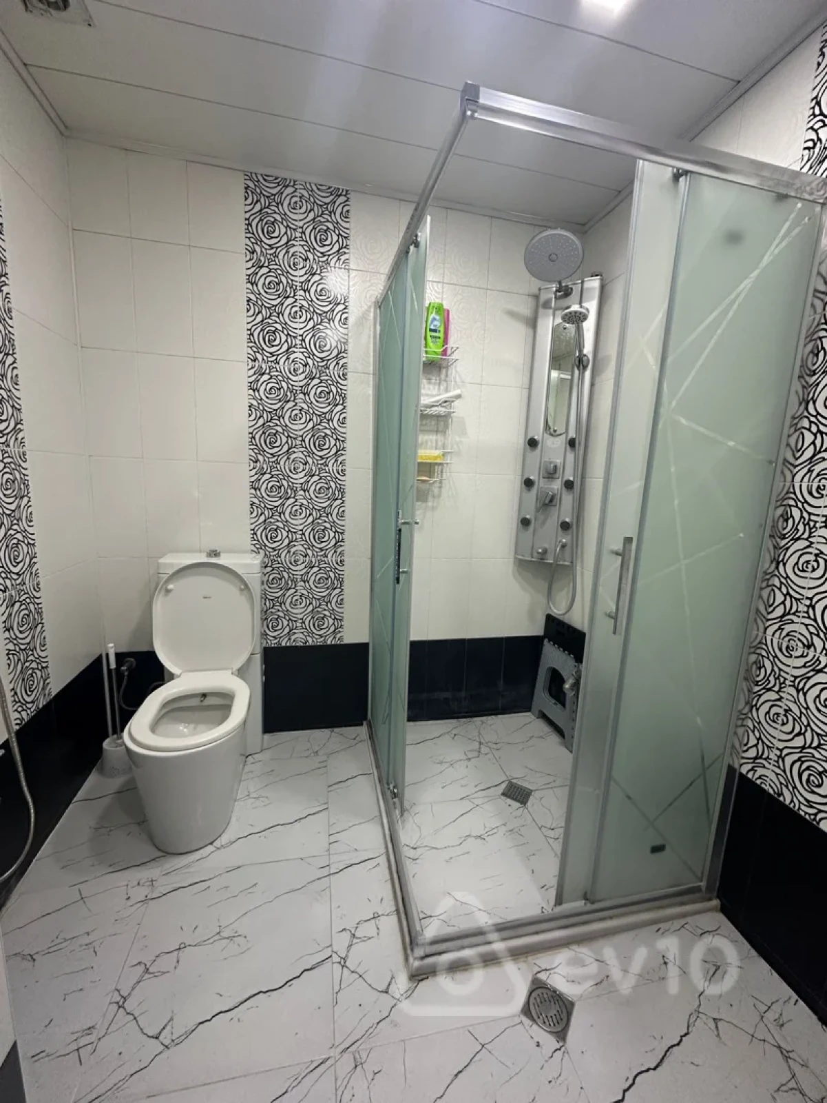 Kirayə verilir 2 otaqlı yeni tikili 78 m²