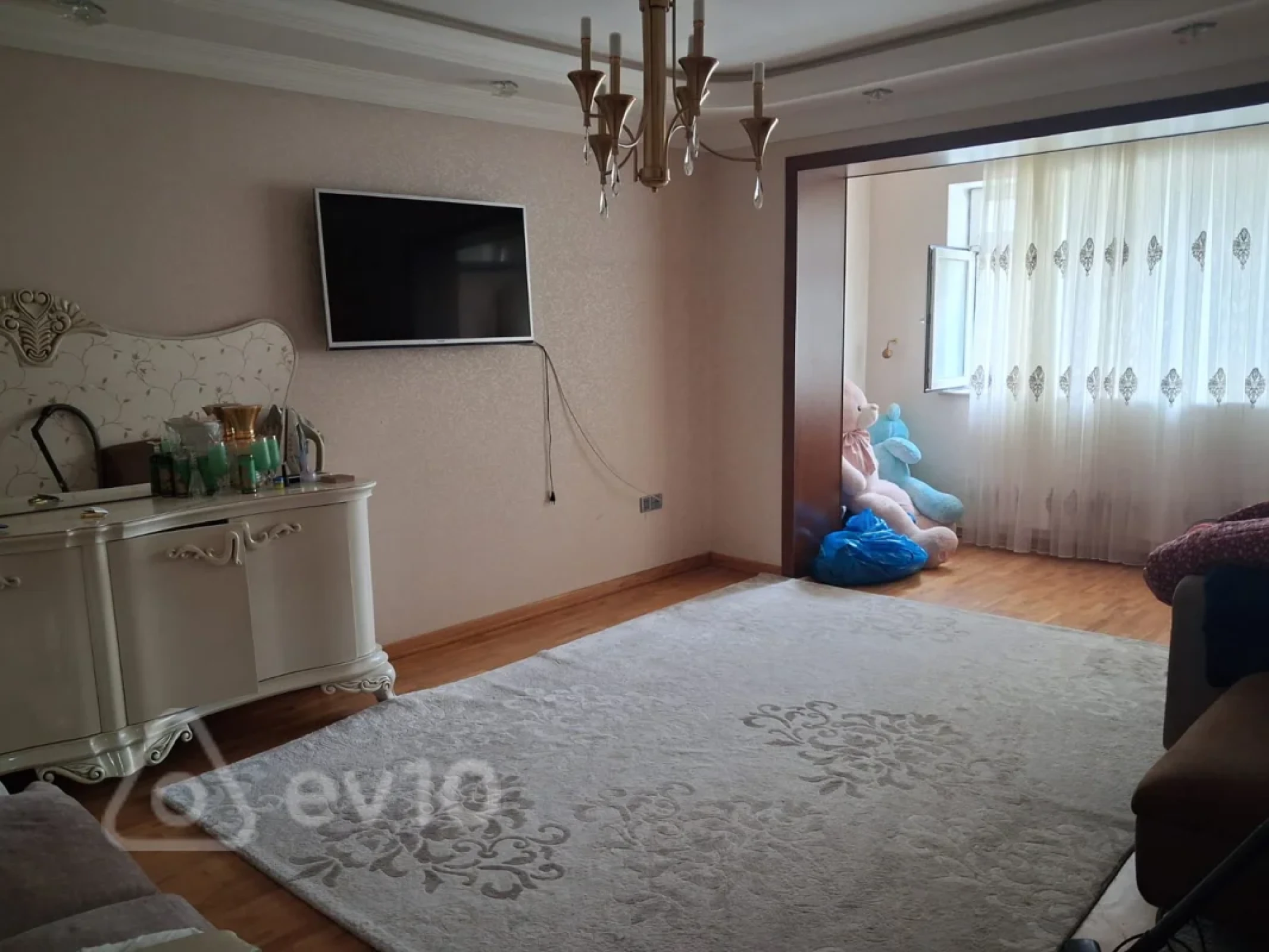 Kirayə verilir 3 otaqlı köhnə tikili 100 m²