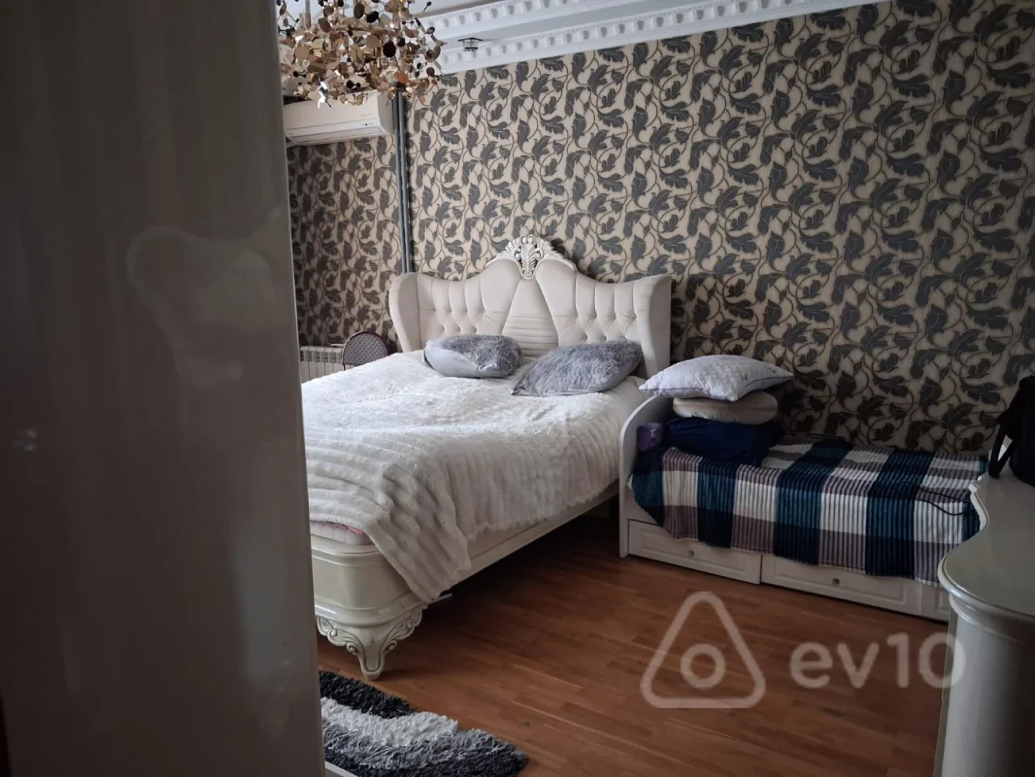 Kirayə verilir 3 otaqlı köhnə tikili 100 m²