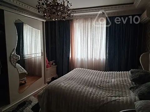 Kirayə verilir 3 otaqlı köhnə tikili 100 m²