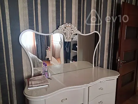 Kirayə verilir 3 otaqlı köhnə tikili 100 m²