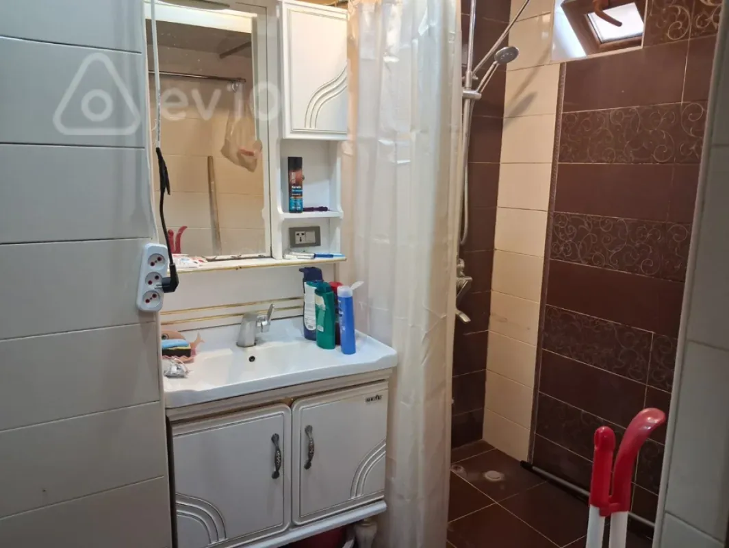 Kirayə verilir 3 otaqlı köhnə tikili 100 m²