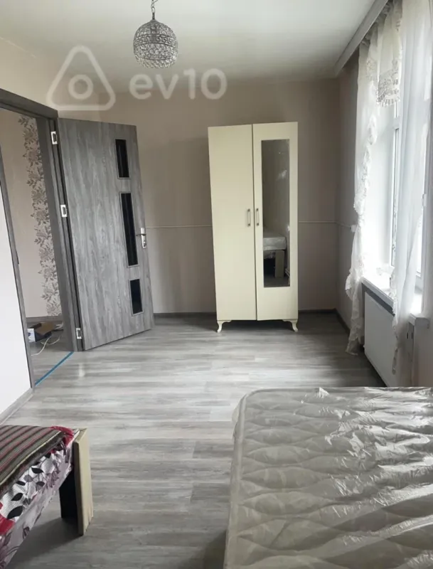 Kirayə verilir 2 otaqlı köhnə tikili 45 m²