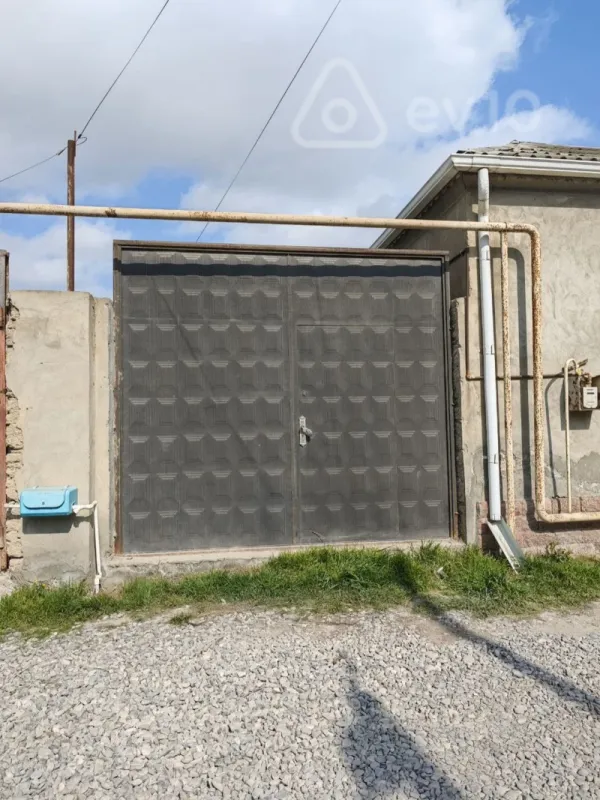 Satılır 5 otaqlı həyət evi 140 m²