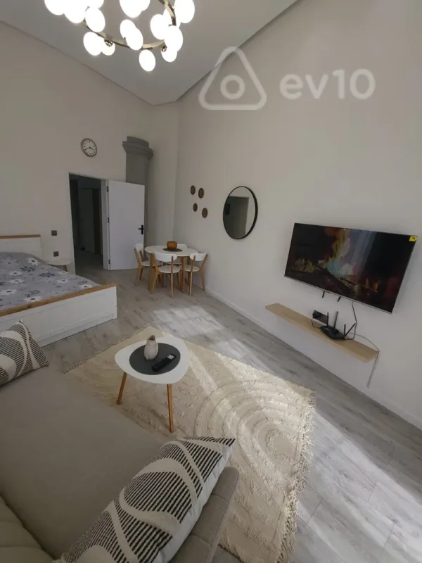 Kirayə verilir 1 otaqlı köhnə tikili 40 m²