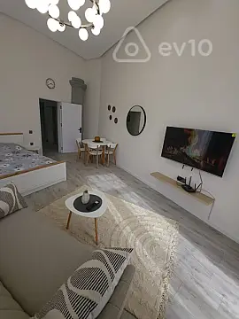 Kirayə verilir 1 otaqlı köhnə tikili 40 m² — Bakı, Səbail 1 otaq 40.00 m²
