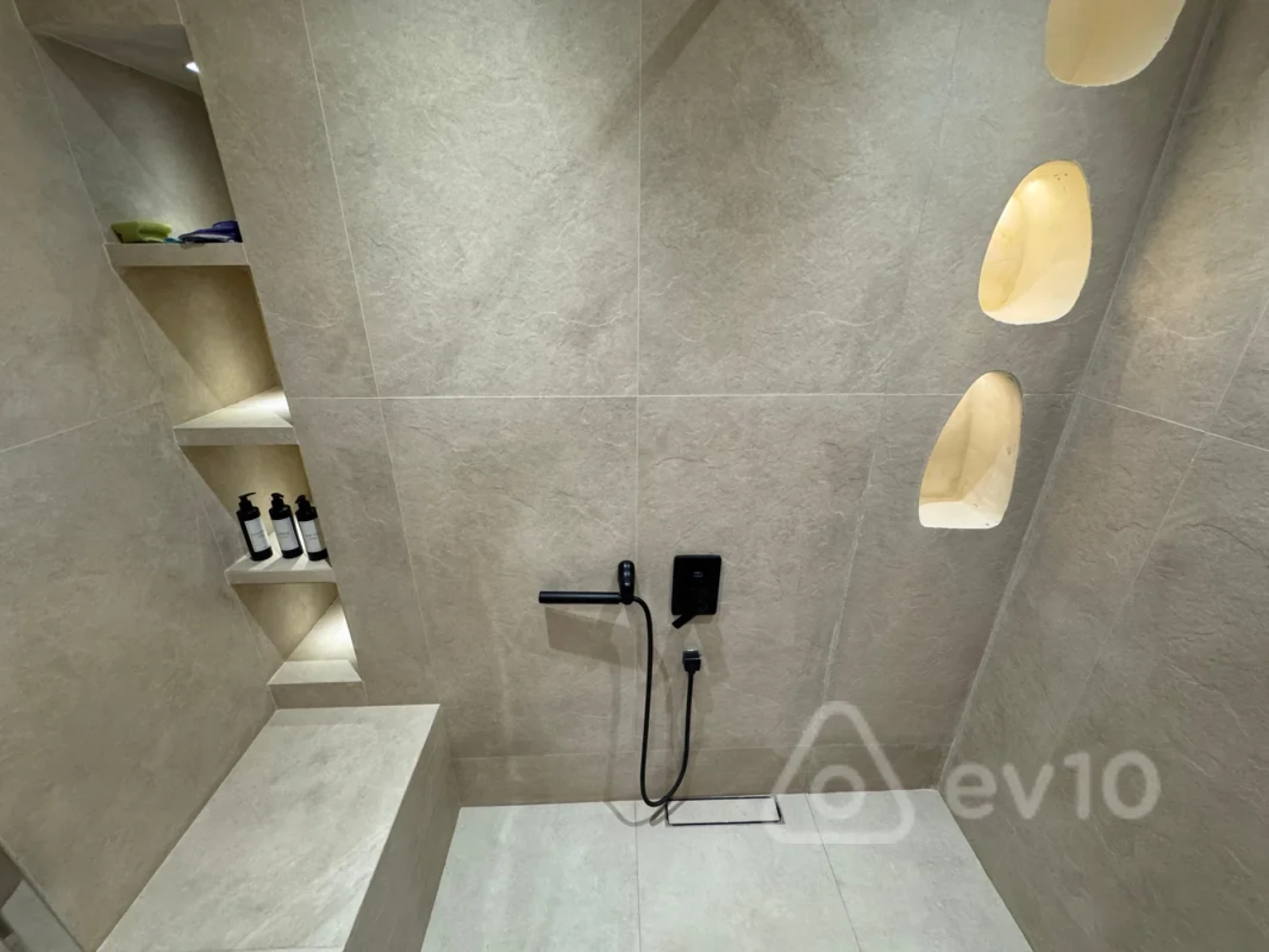 Kirayə verilir 2 otaqlı yeni tikili 55 m²