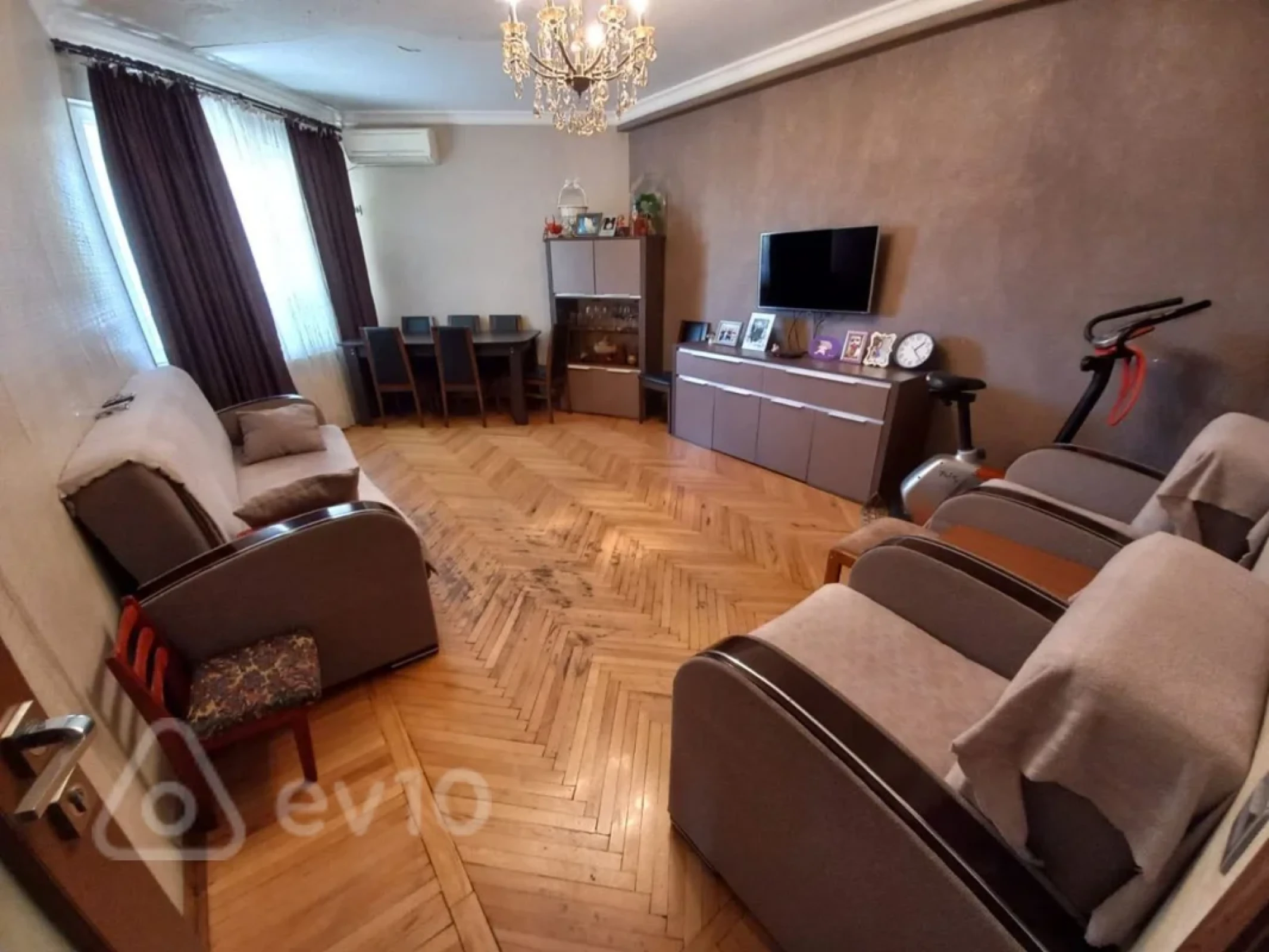 Satılır 2 otaqlı köhnə tikili 67 m²
