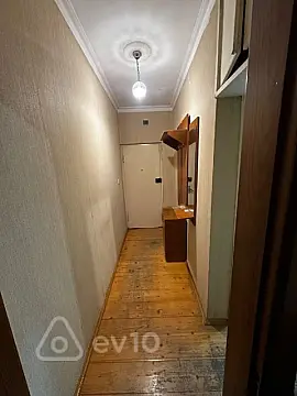 Kirayə verilir 2 otaqlı köhnə tikili 50 m²