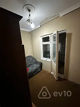 Kirayə verilir 2 otaqlı köhnə tikili 50 m²