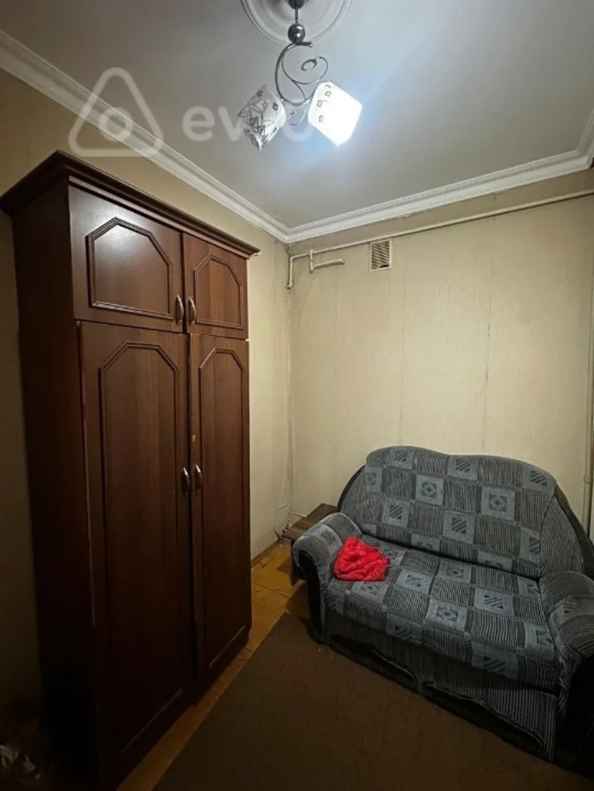 Kirayə verilir 2 otaqlı köhnə tikili 50 m²