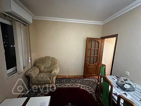 Kirayə verilir 2 otaqlı köhnə tikili 50 m²