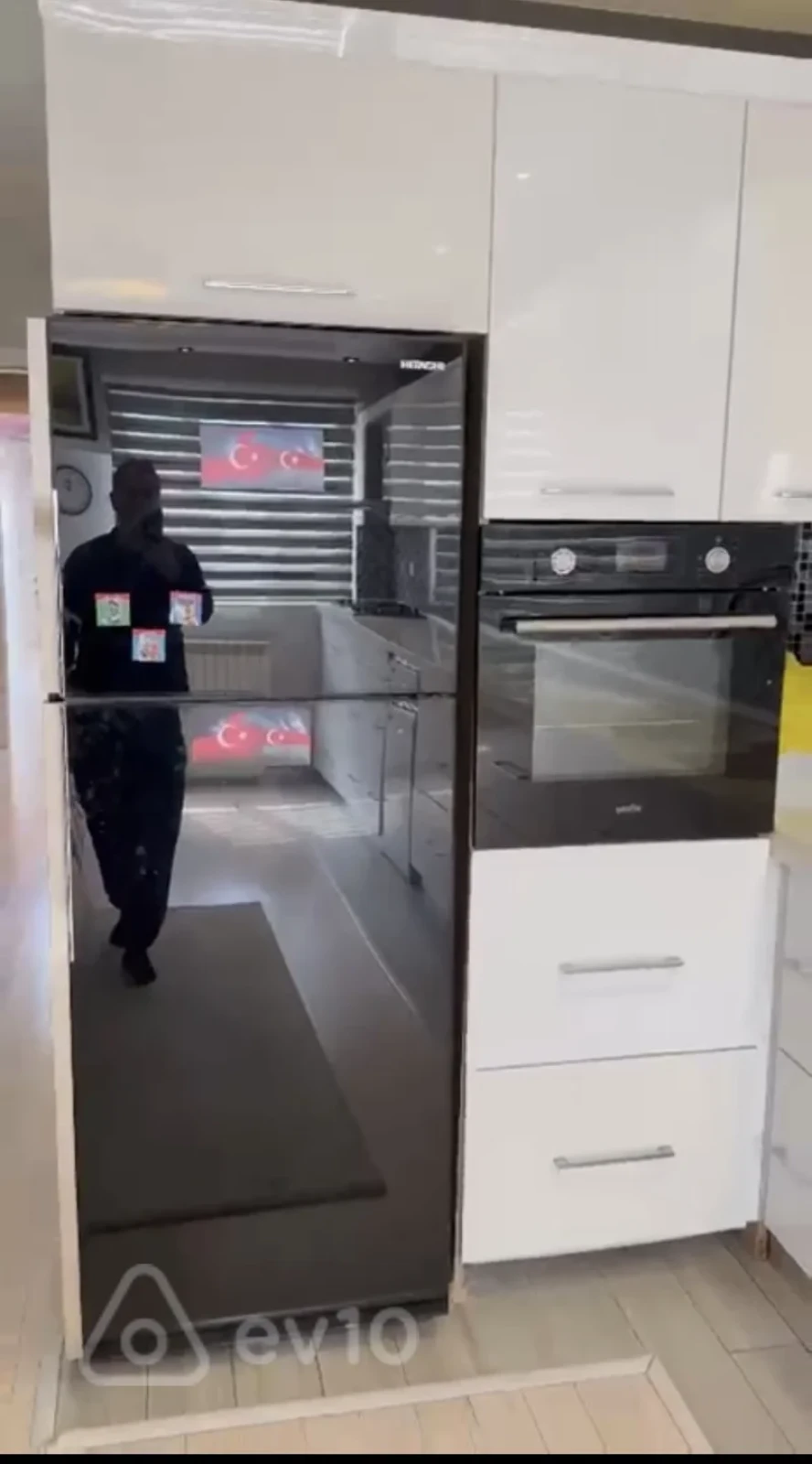 Kirayə verilir 3 otaqlı yeni tikili 1000 m²